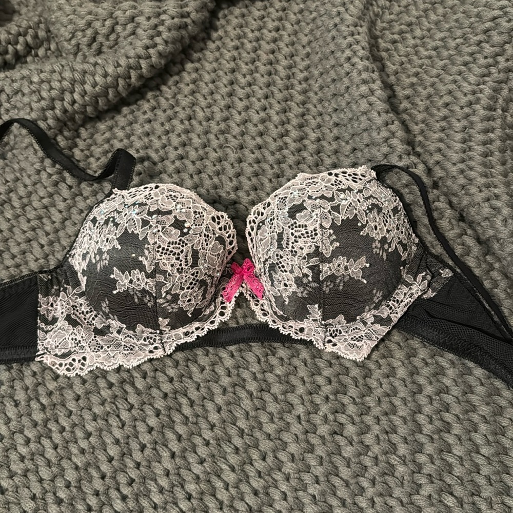 Victoria’s Secret Dream Angels Lined Demi Bra 32C